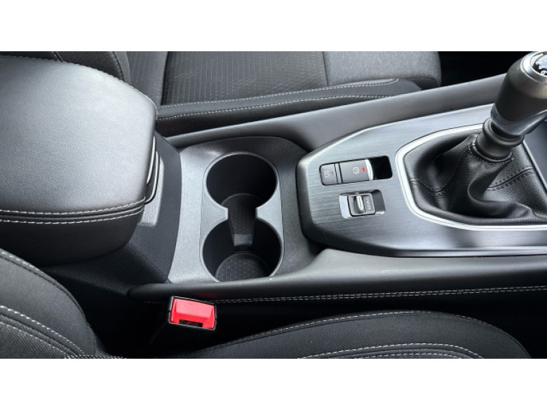 Nissan Qashqai 1.3 DiG-T MH N-Connecta 5dr Petrol Hatchback